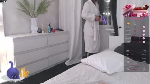 Snapshot of _maridragon_ chatting on 12.21.24 Mari online show from 12.21.24