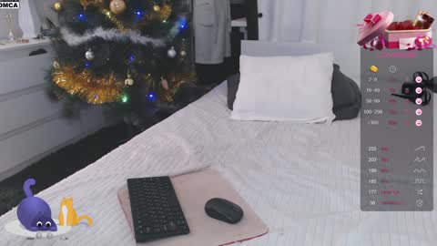 Snapshot of _maridragon_ chatting on 12.29.24 Mari online show from 12.29.24