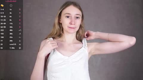  Gwen  online show from 09.15.25