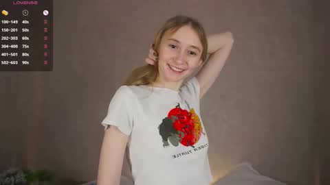  Gwen  online show from 09.20.25