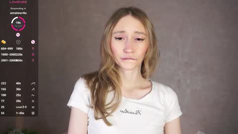  Gwen  online show from 09.28.25