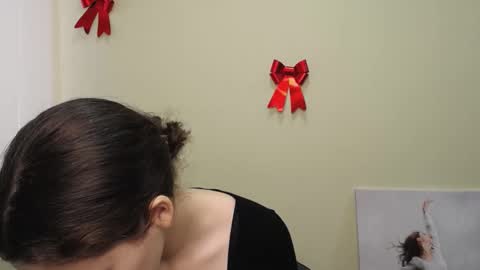 Snapshot of _megasta chatting on 01.12.25 Susie online show from 01.12.25