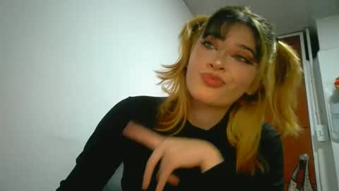 Mia-foster online show from 03.04.26