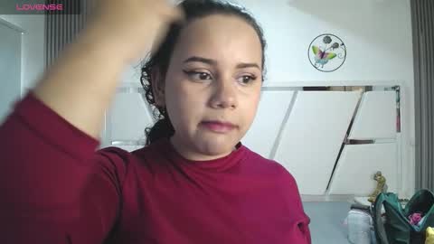  Mia  online show from 09.22.25