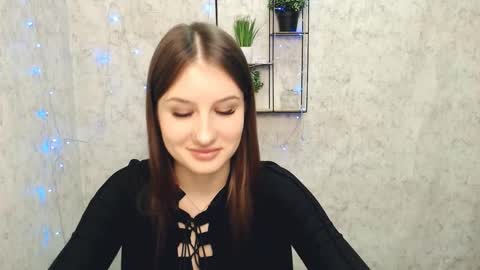 Snapshot of _miaangel_ chatting on 02.20.25 Mia online show from 02.20.25