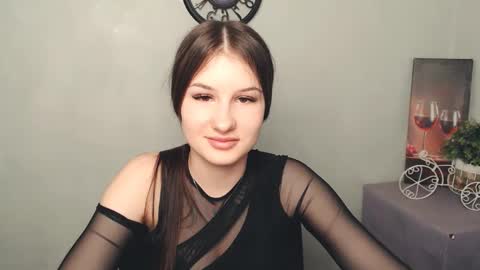 Snapshot of _miaangel_ chatting on 03.10.25 Mia online show from 03.10.25