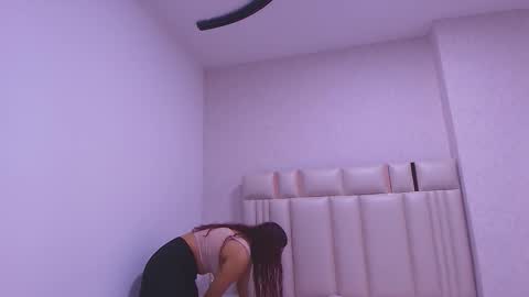 Mia  online show from 02.14.26