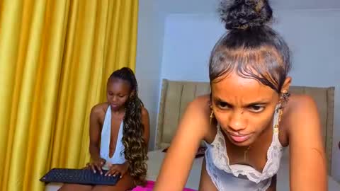 Snapshot of _mimimars chatting on 03.14.26 Mimi online show from 03.14.26