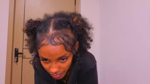 Snapshot of _mimimars chatting on 04.03.26 Mimi online show from 04.03.26