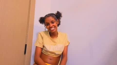 Snapshot of _mimimars chatting on 04.08.26 Mimi online show from 04.08.26