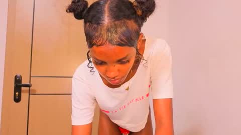 Snapshot of _mimimars chatting on 04.10.26 Mimi online show from 04.10.26