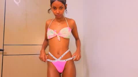 Snapshot of _mimimars chatting on 04.12.26 Mimi online show from 04.12.26