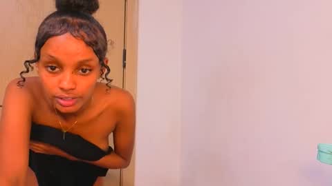 Snapshot of _mimimars chatting on 04.13.26 Mimi online show from 04.13.26