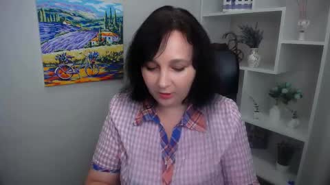 Snapshot of _miranda_sun chatting on 10.30.25 Miranda online show from 10.30.25