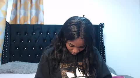 Snapshot of _miss_lofty chatting on 12.23.24 Lofty online show from 12.23.24