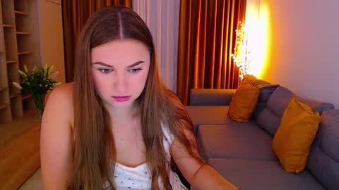 Snapshot of _miss_mia chatting on 09.18.25 Mia online show from 09.18.25