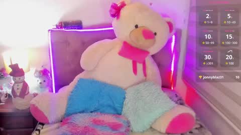 Snapshot of _missemily chatting on 12.23.24 Emi online show from 12.23.24