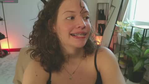 Snapshot of _missmariaa_ chatting on 05.01.26 Mara Independent model online show from 05.01.26