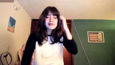 Snapshot of _moon_cake_ chatting on 02.17.25 Next stream 950 pm Colombia time xd online show from 02.17.25