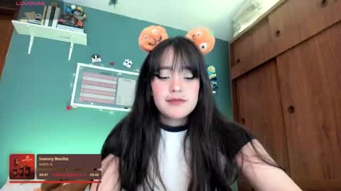 Snapshot of _moon_cake_ chatting on 10.09.25 Next stream 950 pm Colombia time xd online show from 10.09.25