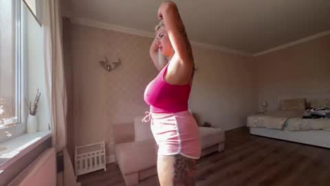 Snapshot of _morpho_ chatting on 10.20.25 Francine Aisi Morpho - a genus of blue butterflies. online show from 10.20.25