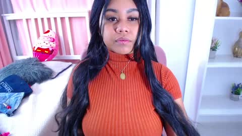 Snapshot of _nahom_ chatting on 12.18.24 nahomi online show from 12.18.24