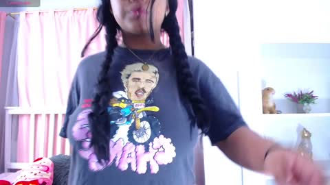 Snapshot of _nahom_ chatting on 12.25.24 nahomi online show from 12.25.24