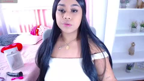 Snapshot of _nahom_ chatting on 02.18.25 nahomi online show from 02.18.25