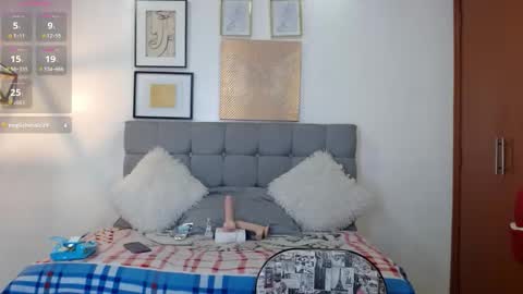 Snapshot of _naomi_s chatting on 10.29.25 _naomi_s online show from 10.29.25