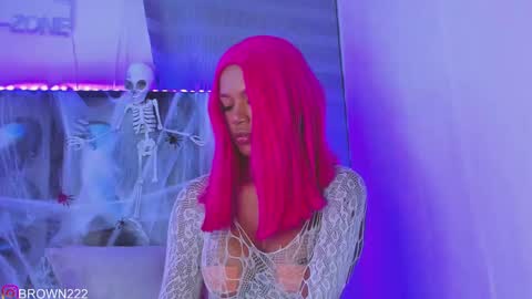 Snapshot of _naomibrown_ chatting on 10.06.25 naomi brown online show from 10.06.25