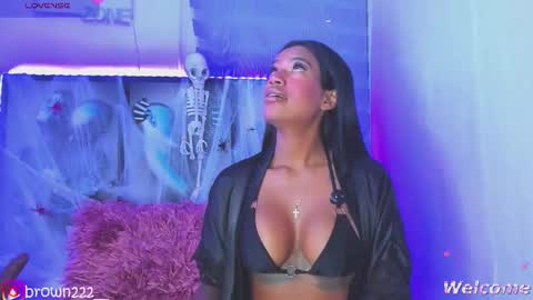 Snapshot of _naomibrown_ chatting on 10.25.25 naomi brown online show from 10.25.25