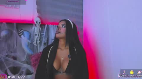 Snapshot of _naomibrown_ chatting on 10.27.25 naomi brown online show from 10.27.25