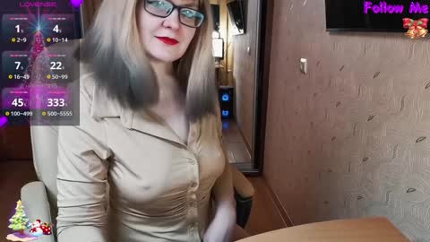 Snapshot of _natali_ chatting on 01.12.25 MagicWoman online show from 01.12.25