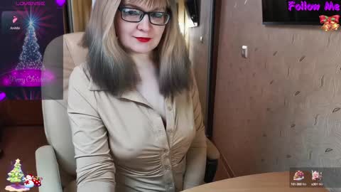 Snapshot of _natali_ chatting on 01.15.25 MagicWoman online show from 01.15.25