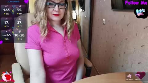Snapshot of _natali_ chatting on 03.06.25 MagicWoman online show from 03.06.25