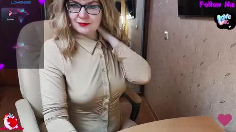 Snapshot of _natali_ chatting on 03.10.25 MagicWoman online show from 03.10.25