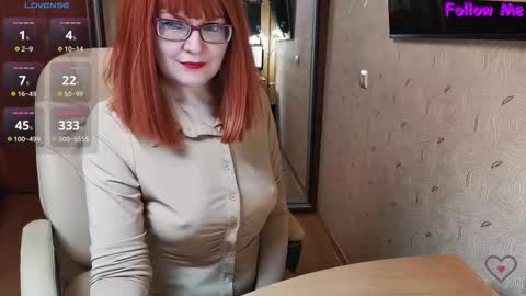 Snapshot of _natali_ chatting on 09.22.25 MagicWoman online show from 09.22.25