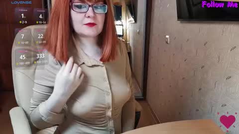 Snapshot of _natali_ chatting on 10.18.25 MagicWoman online show from 10.18.25