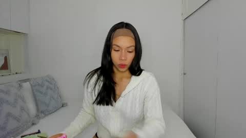 independent model natha online show from 04.16.26