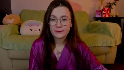 Mia with a big heart  online show from 03.06.25