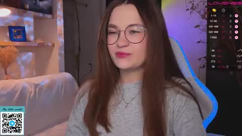 Mia with a big heart  online show from 11.23.25