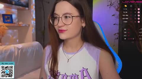 Mia with a big heart  online show from 11.24.25