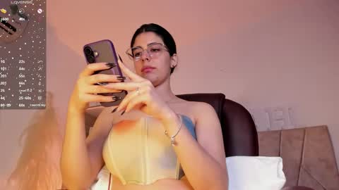 Niah  You can call me Ni or cutie haha online show from 02.06.25