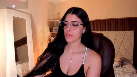 Snapshot of _niah_ chatting on 10.08.25 Niah  You can call me Ni or cutie haha online show from 10.08.25