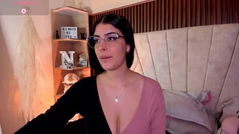 Snapshot of _niah_ chatting on 10.21.25 Niah  You can call me Ni or cutie haha online show from 10.21.25