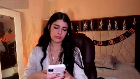 Snapshot of _niah_ chatting on 10.28.25 Niah  You can call me Ni or cutie haha online show from 10.28.25