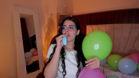 Niah  You can call me Ni or cutie haha online show from 04.07.26