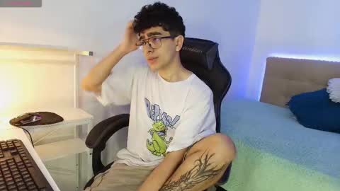 Snapshot of _nickconnor1 chatting on 11.14.25 Nicolas online show from 11.14.25