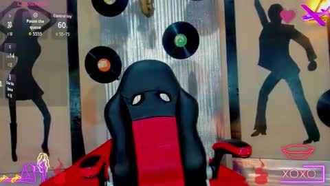 Snapshot of _nickyminach chatting on 09.16.25 Nicky  Please help me with your thumbs up its importan online show from 09.16.25