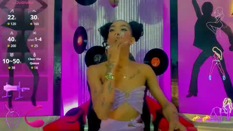 Snapshot of _nickyminach chatting on 10.27.25 Nicky  Please help me with your thumbs up its importan online show from 10.27.25